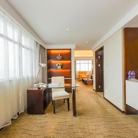 Zhengzhou Yuehai Hotel Buitenkant foto