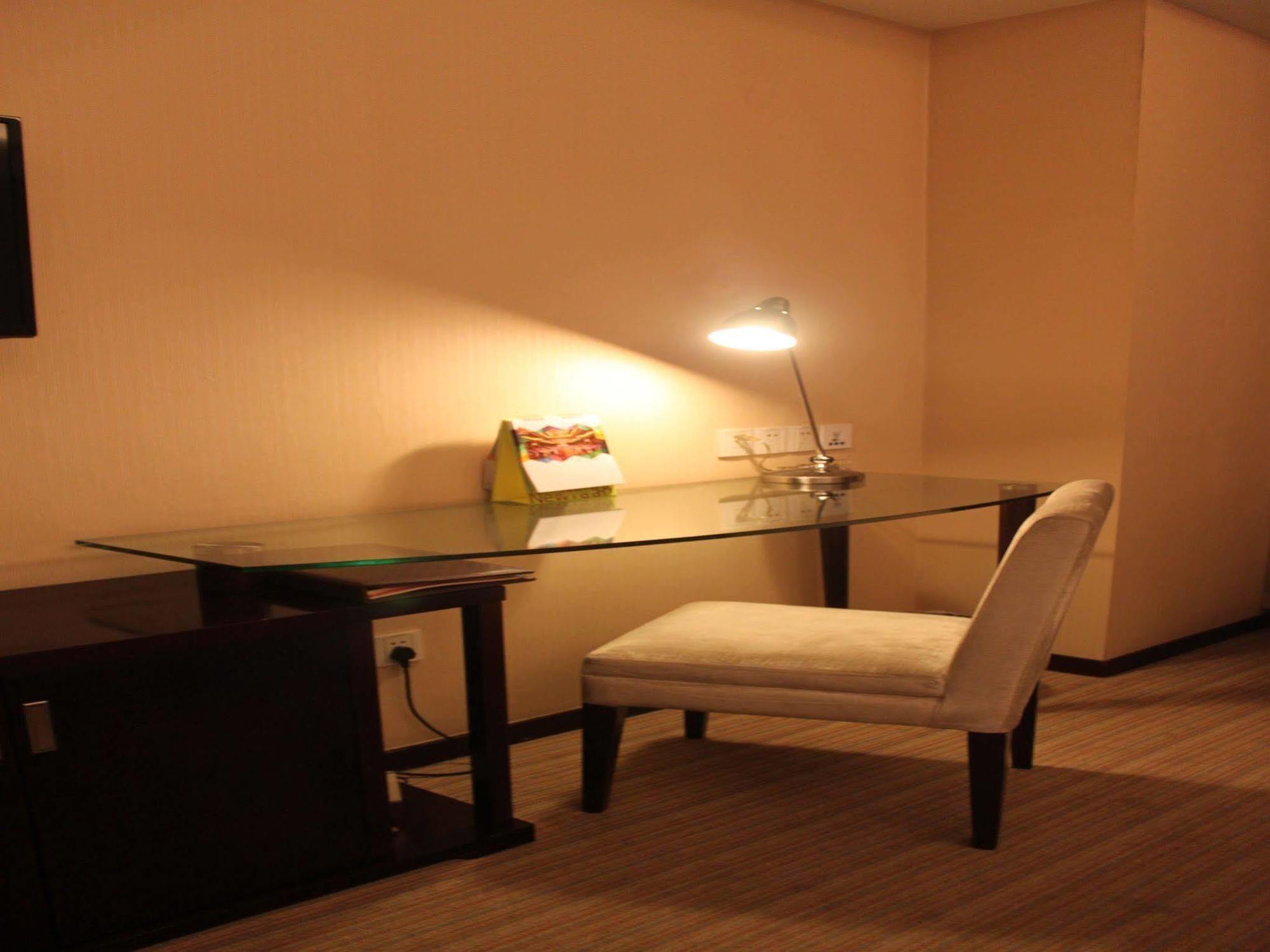 Zhengzhou Yuehai Hotel Buitenkant foto